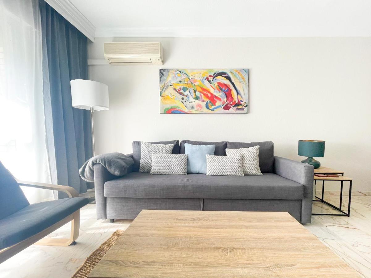 Holidays2Malaga Tomas De Echeverria 150 Mts To Beach & High Speed Wifi & Parking Lägenhet Exteriör bild