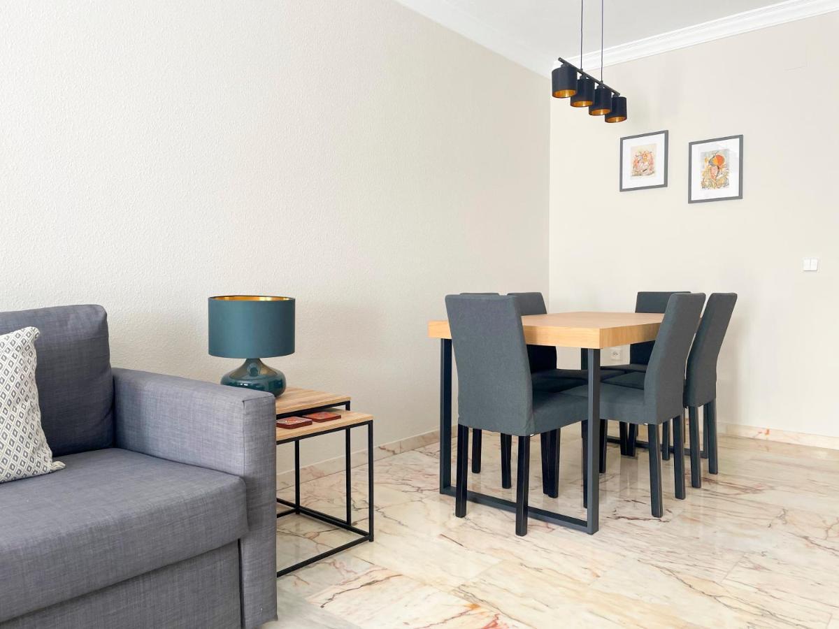 Holidays2Malaga Tomas De Echeverria 150 Mts To Beach & High Speed Wifi & Parking Lägenhet Exteriör bild