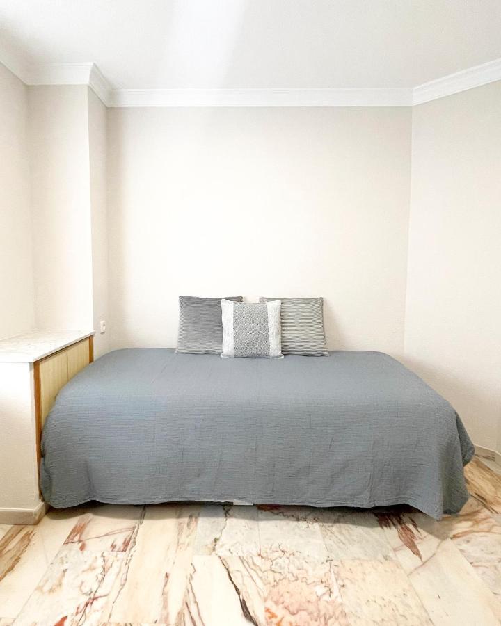 Holidays2Malaga Tomas De Echeverria 150 Mts To Beach & High Speed Wifi & Parking Lägenhet Exteriör bild