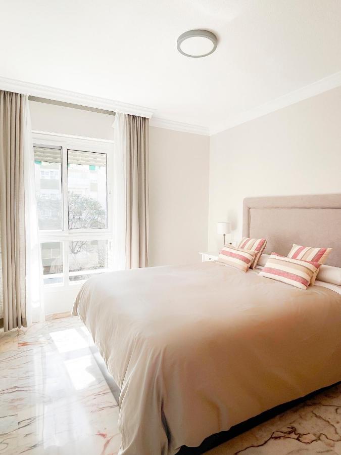 Holidays2Malaga Tomas De Echeverria 150 Mts To Beach & High Speed Wifi & Parking Lägenhet Exteriör bild