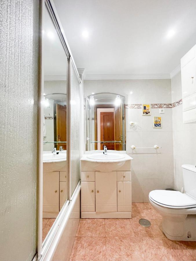 Holidays2Malaga Tomas De Echeverria 150 Mts To Beach & High Speed Wifi & Parking Lägenhet Exteriör bild