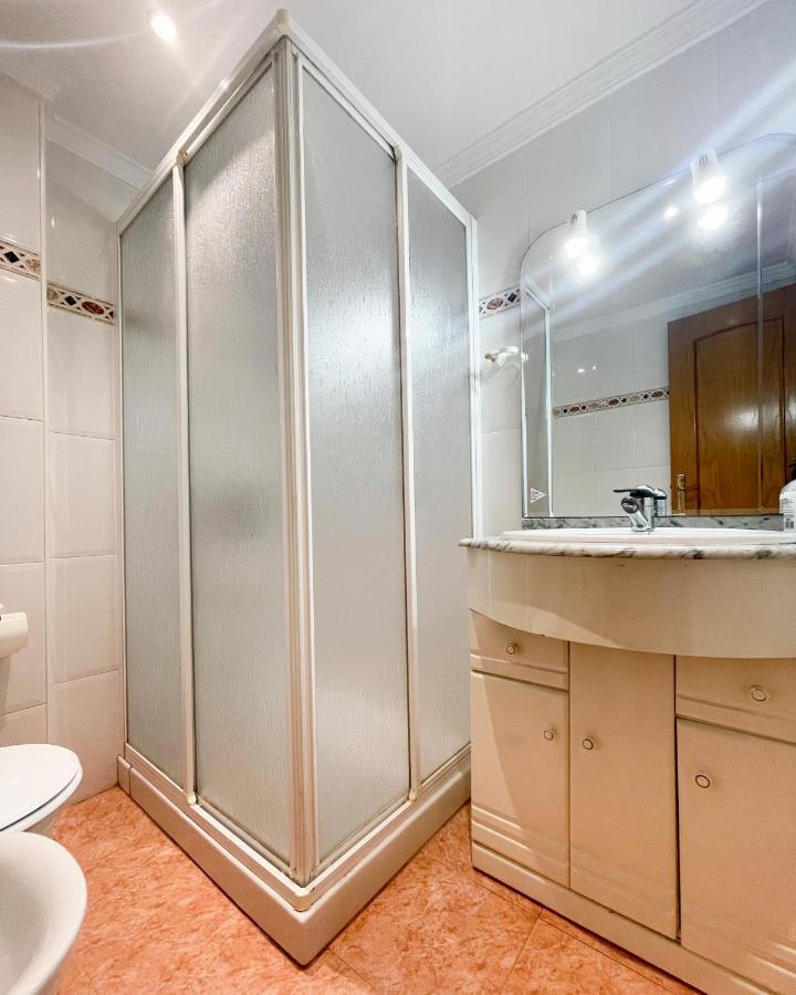 Holidays2Malaga Tomas De Echeverria 150 Mts To Beach & High Speed Wifi & Parking Lägenhet Exteriör bild